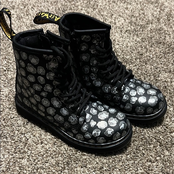 Dr. Martens 1460 Loud Leopard black Lace Up Boots Girls - Picture 1 of 5